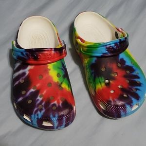 CROCS Tie Dye Graphic Clogs